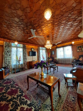 Luxury Inn Badyari Palace Houseboat
